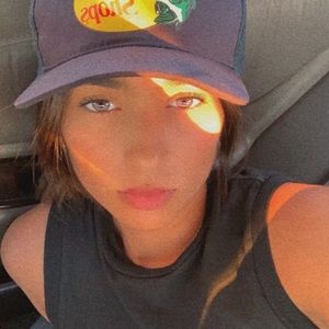 Meet your Posher, Leila